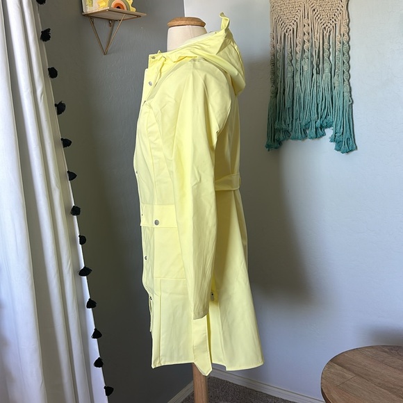 RAINS Curve W Jacket color straw size M NWT - Picture 4 of 7